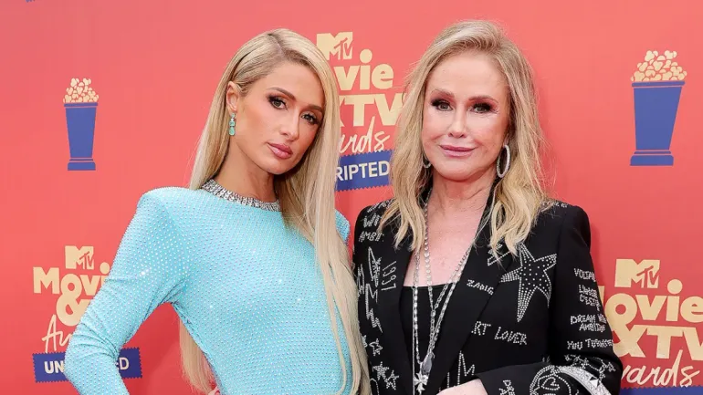 The Fascinating World of Dog Cloning: A Look into Paris Hilton’s Cloned Puppies